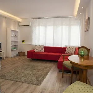 아파트 Ilona 2 Bedrooms In The Center
